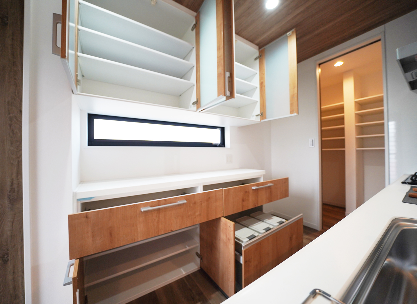 パントリーと収納